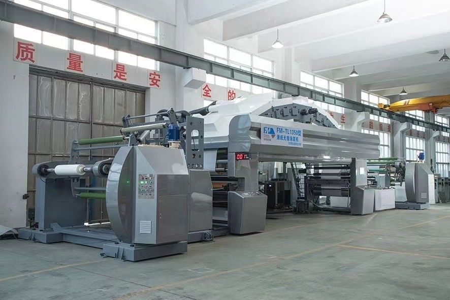 1350 mm Breite Wasserbasierte chemische Lamination keine Kunststoffbeschichtung Maschine für Kunstpapier