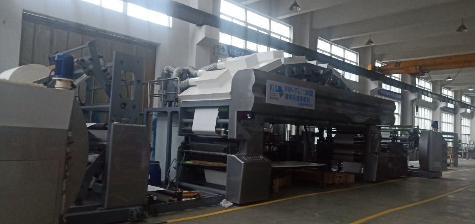 Heißluft-IR-Trocknung Computersteuerung Laminationsfilmmaschine für 1350mm Max. Webbreite