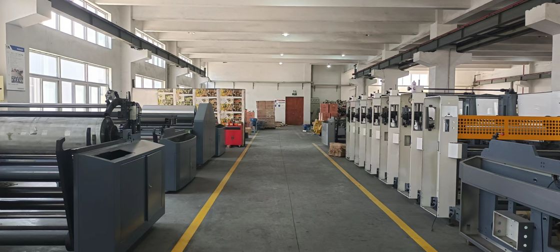Automatische Rollen-zu-Roll-Flexodruckmaschine mit Anilox und Zykliner, die die Struktur schnell verändert