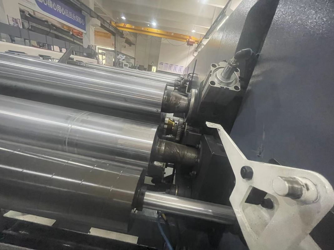 Ew Hochwertige 4 Farben Hochgeschwindigkeits-Flexodruckmaschine Flexographische Druckmaschine zu niedrigem Preis