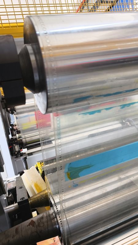 Umweltschonende Farbe auf Wasserbasis für Flexo-Druckmaschine Caterpillar