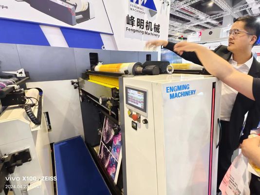 Flexodruckmaschine mit IR-Trockner und Rückwicklung für die Bequemlichkeit